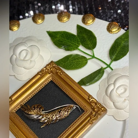 Gold and Silver Feather Brooch - Picture 7 of 16